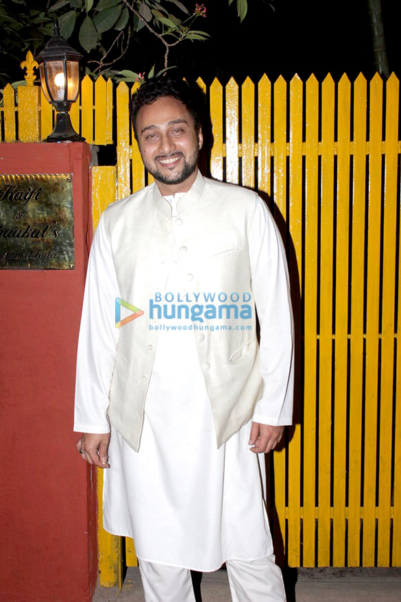 javed akhtars birthday bash at his bungalow in juhu 20