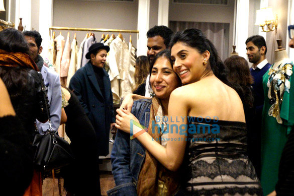 pernia qureshi launches vineet bahls collection 7