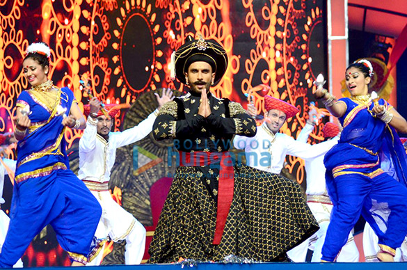 bollywood biggies perform at the umang police show 2016 36