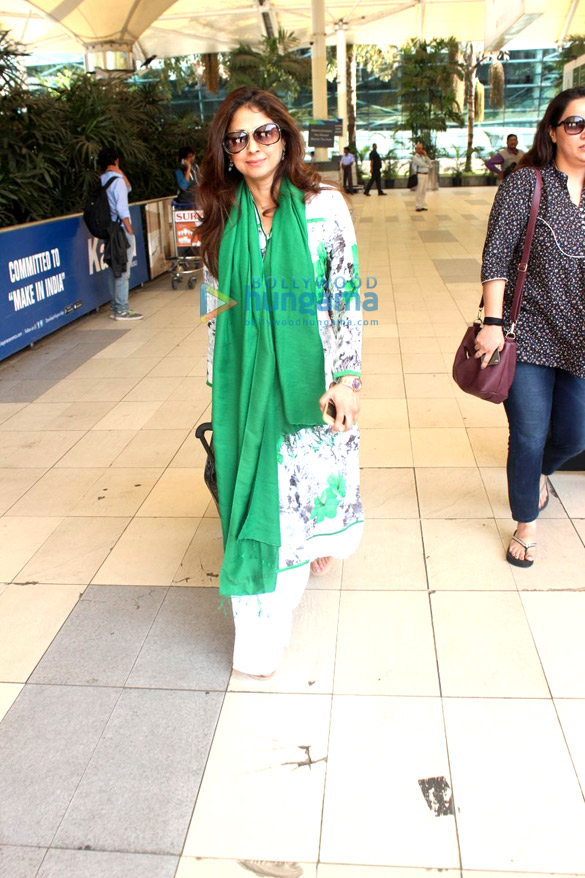 abhishek bachchan kajol and others snapped at the airport 7