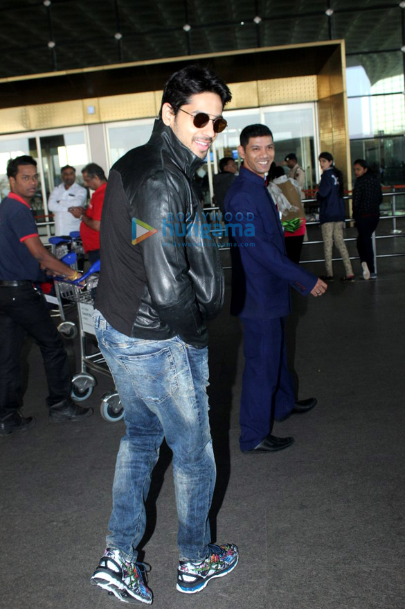 sidharth malhotra departs for bangkok 6