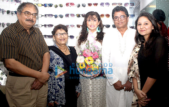saroj khan tina ghai inaugurate dada saheb phalke film foundation medical centre at andheri 8