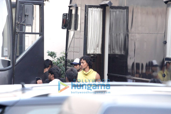tiger shroff and shraddha kapoor snapped on the sets of baaghi 3