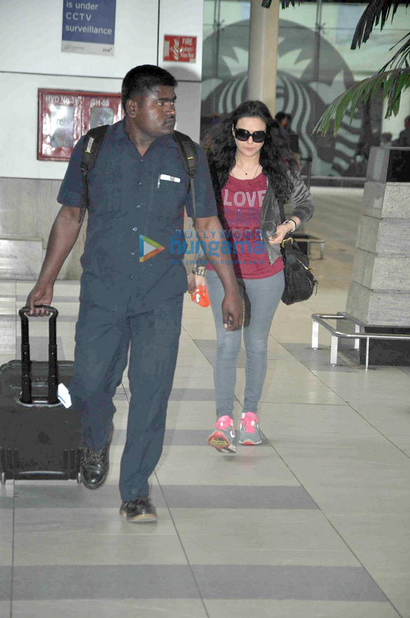 salman khan preity zinta and others arrive from ahmedabad after ccl mumbai heroes match 6