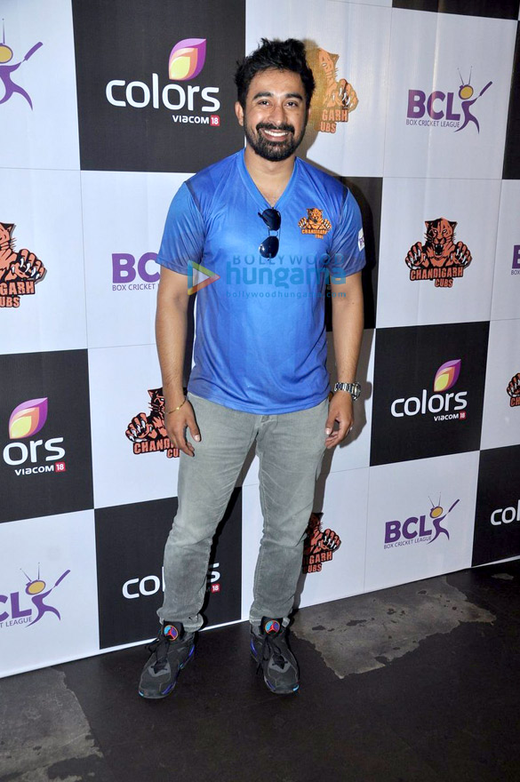celebs grace the launch of box cricket leagues chandigarh cubs team 4