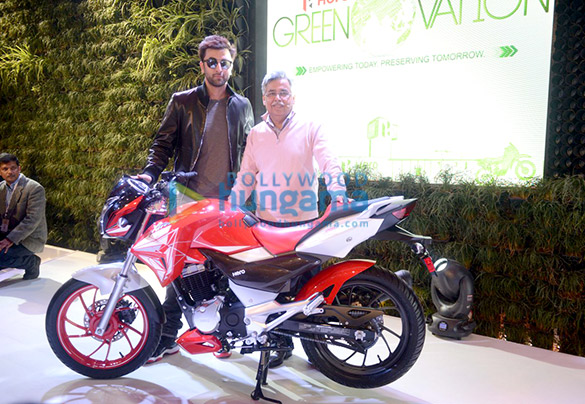 ranbir kapoor at the hero lounge at auto expo 2016 5