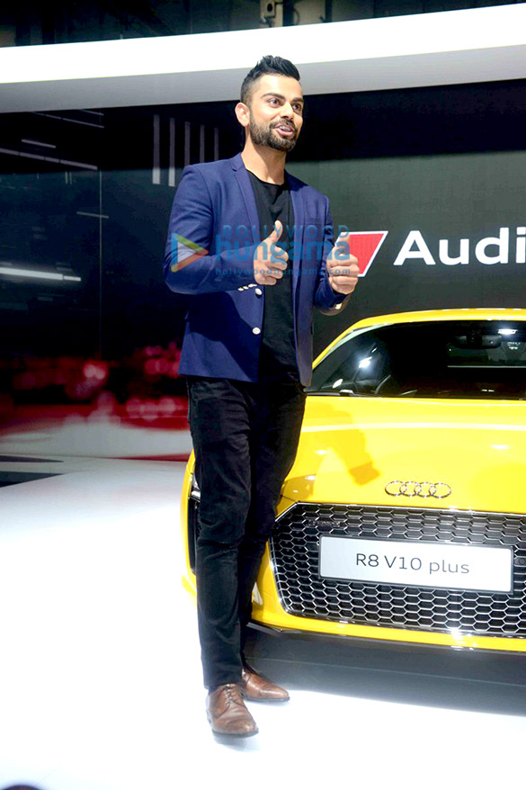 virat kohli alia bhatt unveil the new audi r8 at auto expo 2016 8