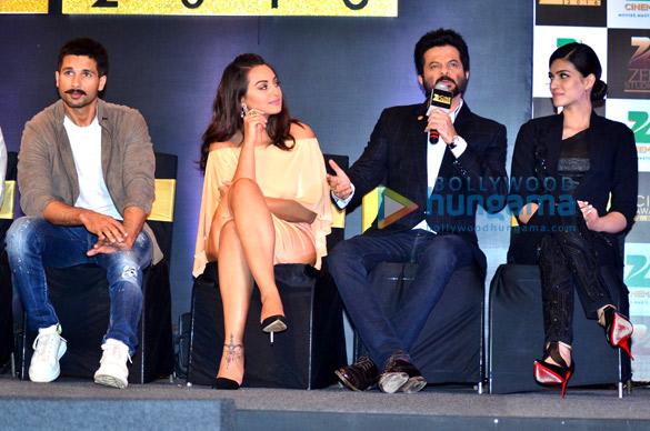 shahid kapoor sonakshi sinha anil kapoor kriti sanon at the announcement of zee cine awards 2016 4