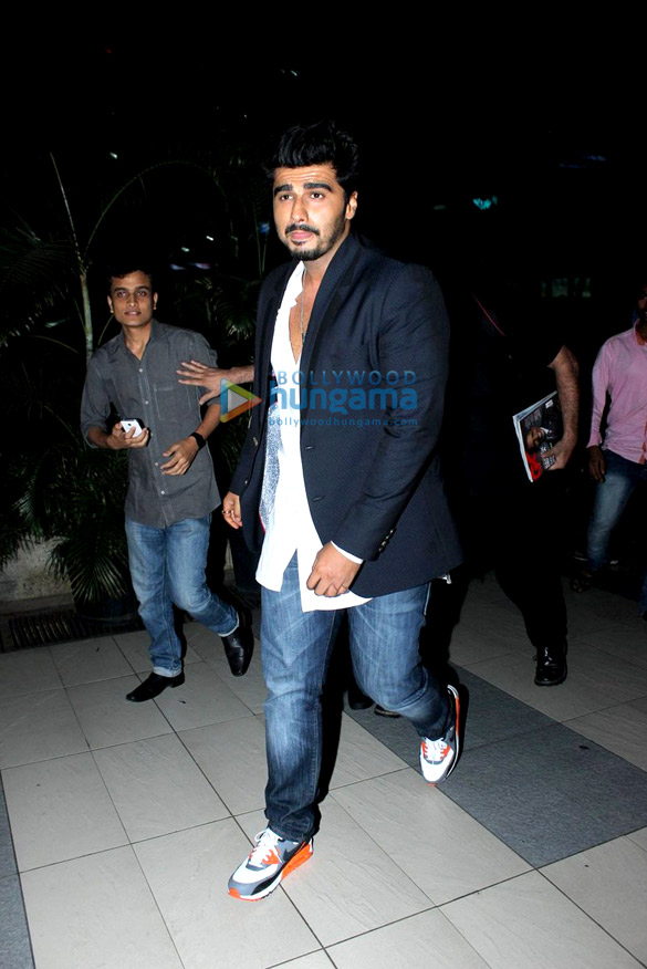 arjun kapoor kangna ranaut and others snapped on arrival at the domestic airport 2