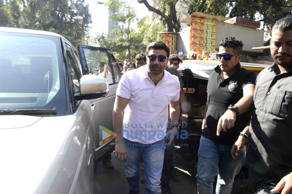 sunny deol visits gaiety galaxy cinema in mumbai for ghayal once again promotion 3