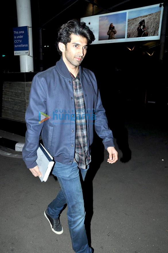 aditya roy kapur snapped at the domestic airport 10