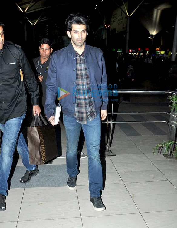 aditya roy kapur snapped at the domestic airport 3