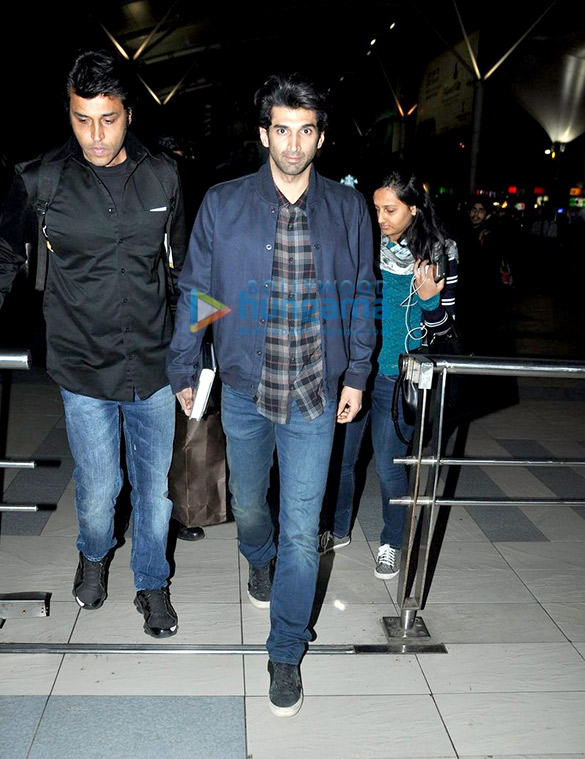 aditya roy kapur snapped at the domestic airport 2