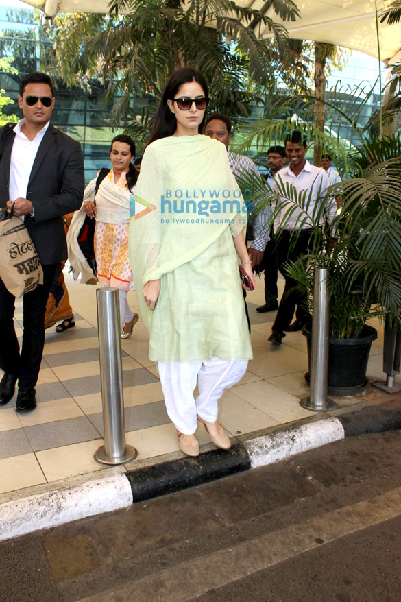 katrina kaif returns from jaipur after promoting fitoor 12