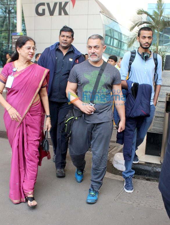 aamir khan arrives after shooting for dangal in delhi 8