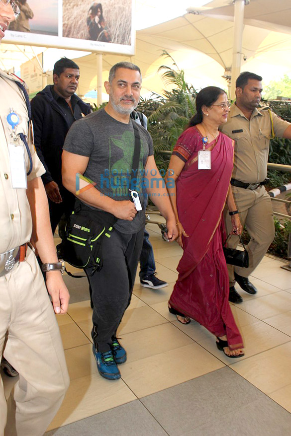 aamir khan arrives after shooting for dangal in delhi 5
