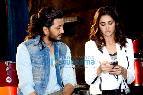 riteish deshmukh nargis fakhri at the launch of banjo 6