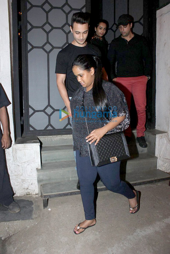 arpita khan snapped with hubby at the korner house 4