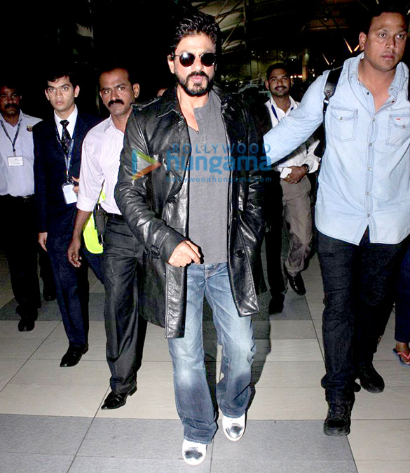 shah rukh khan returns from delhi after the launch of fan anthem 11