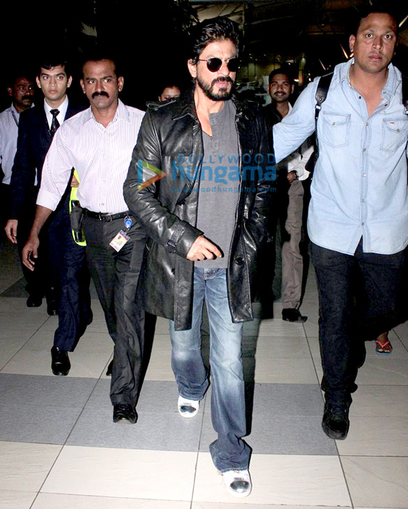 shah rukh khan returns from delhi after the launch of fan anthem 12