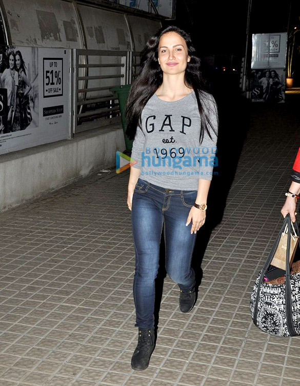 elli avram gul panag snapped at pvr juhu 4