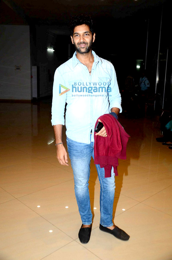 celebs grace the special screening of aligarh 7