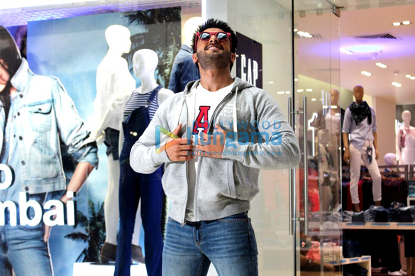 ranveer singh at the launch of gap in india 5