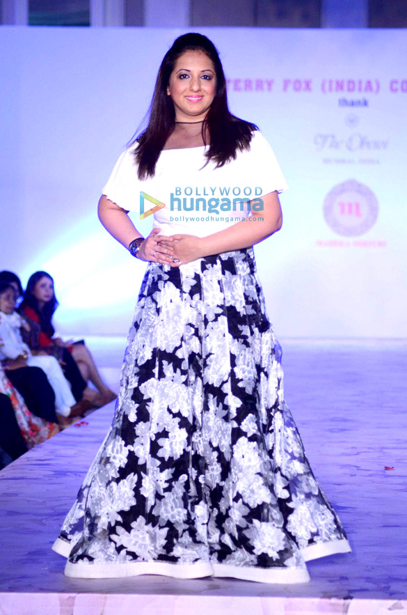 celebs walk the ramp for terry fox india committee 10