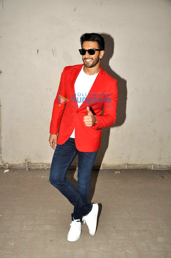 ranveer singh snapped post an ad shoot at mehboob studio 18
