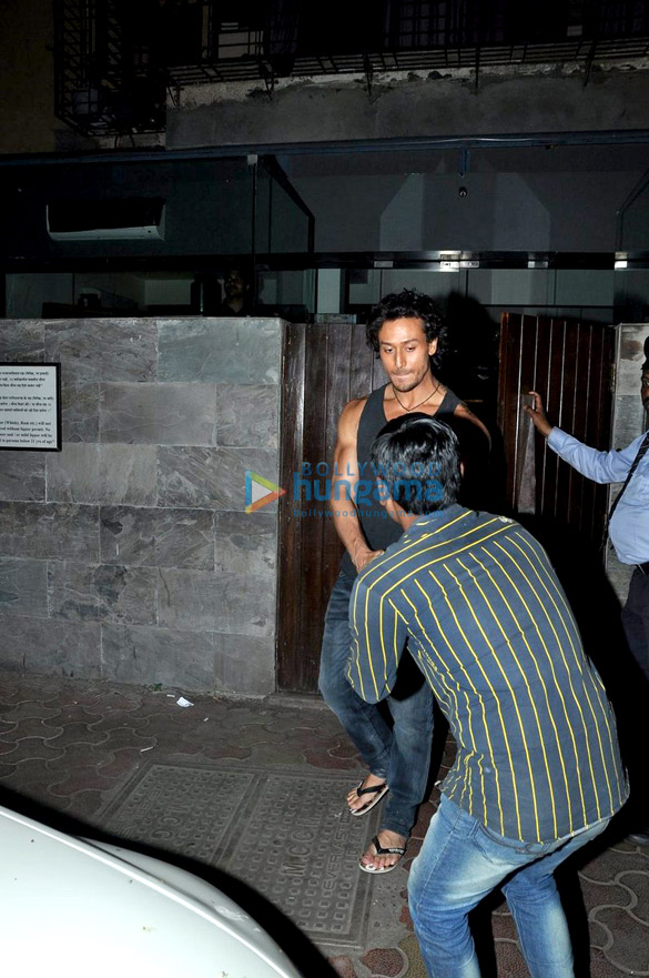 Tiger Shroff Snapped With His Rumored Girlfriend Disha Patani | Tiger ...