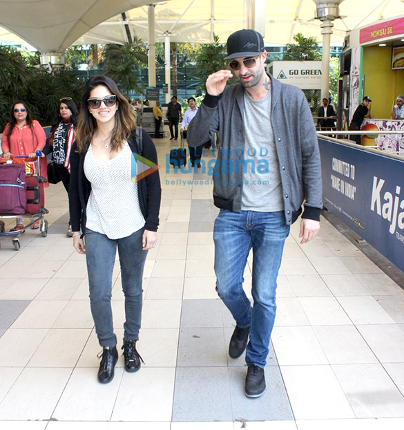 sunny leone bipasha basu zareen khan snapped at the domestic airport 6