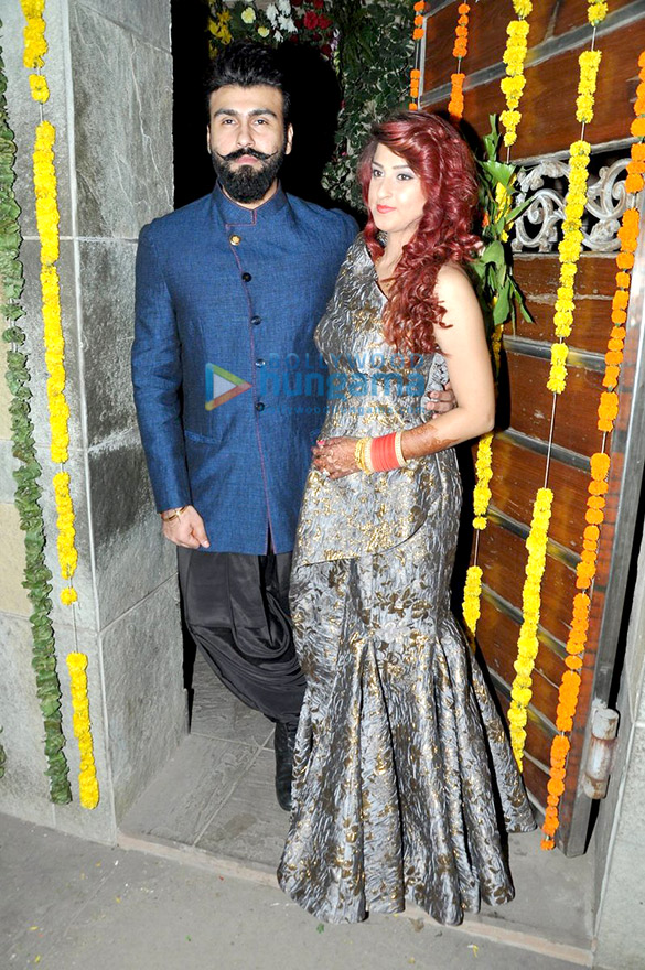 aarya babbar poses with wife post his wedding 2