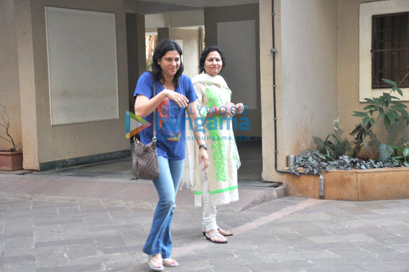 celebs visit sanjay dutt at his home in bandra 10