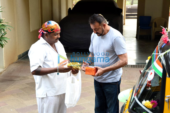 sanjay dutt meets his rickshaw driver fan 4