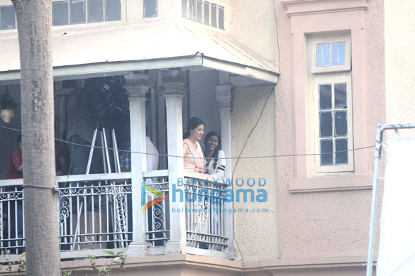 shah rukh khan mahira khan snapped on the sets of raees 3