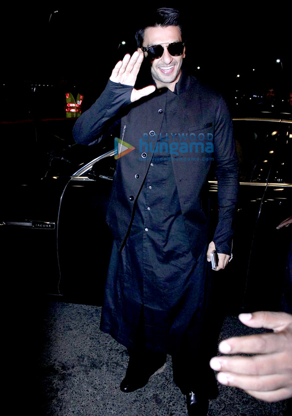 shah rukh khan ranveer singh depart for toifa 2016 in dubai 8