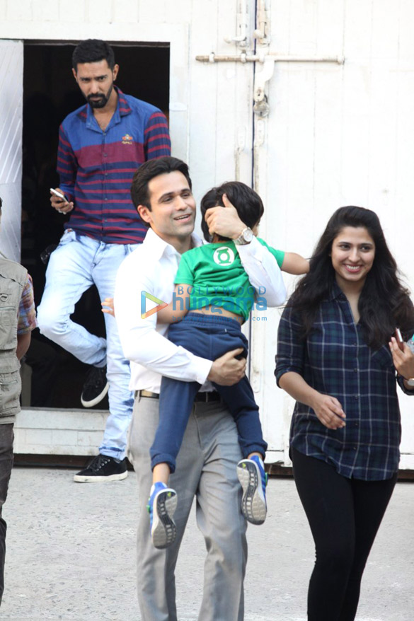 emraan hashmi snapped with his kid during the shoot of azhar 3