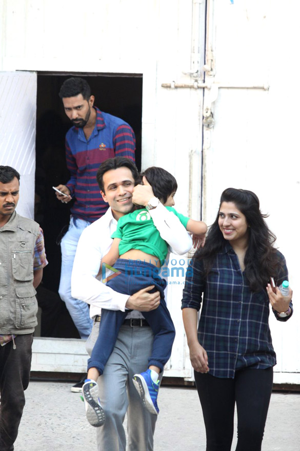 emraan hashmi snapped with his kid during the shoot of azhar 5