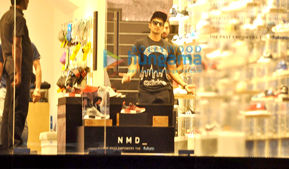 ranveer singh snapped shopping for shoes at adidas 4