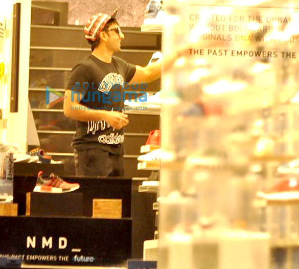 ranveer singh snapped shopping for shoes at adidas 5