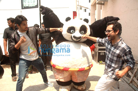 po the panda from kung fu panda meets the cast of kapoor sons 5