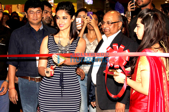 ileana dcruz other celebs at the launch of reliance trends concept store 2