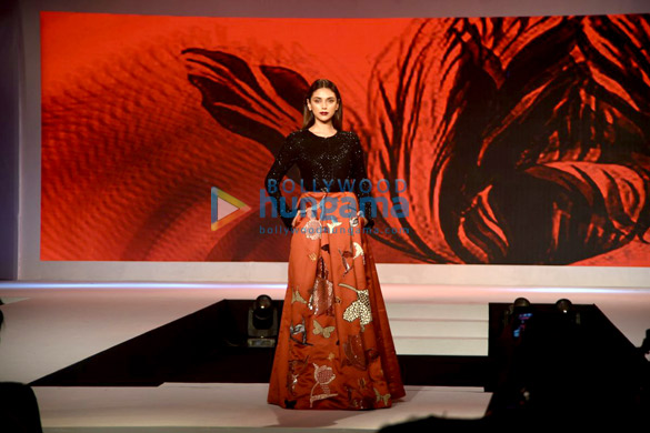 vidyut jamwal aditi rao hydari walk the ramp for the woolmark show 3