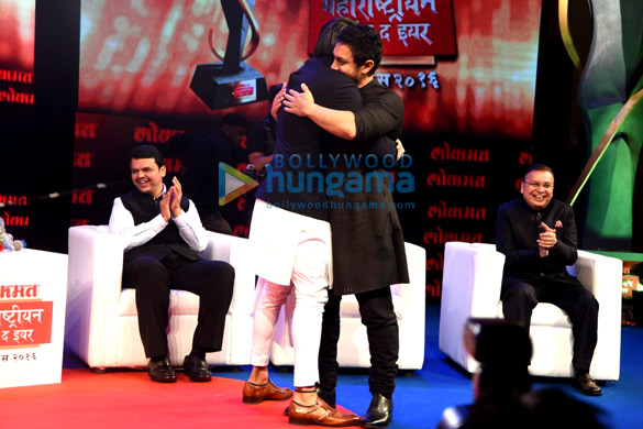 aamir khan ranveer singh at lokmat maharashtrian of the year award 2016 18