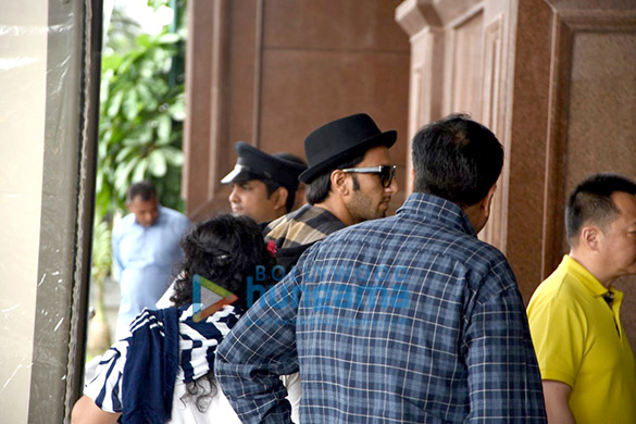 ranveer singh snapped outside a suburban hotel 6