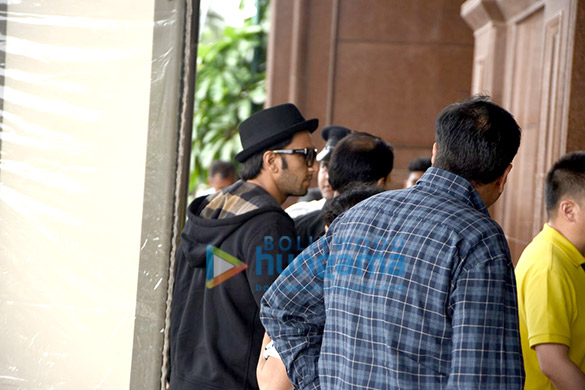 ranveer singh snapped outside a suburban hotel 5