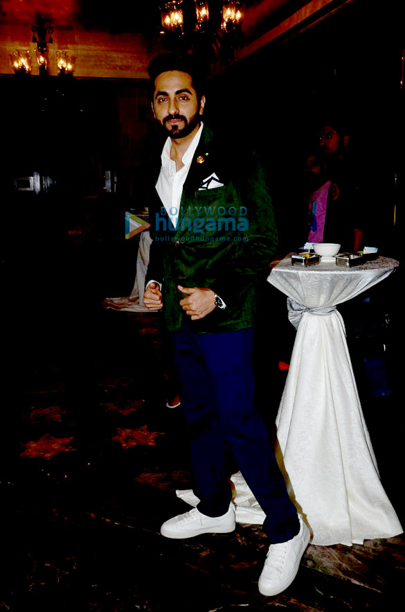 ayushmann khurrana launches arrows new collection of 4 in 1 shirts 10