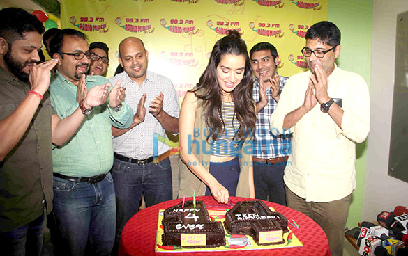 shraddha kapoor promotes baaghi at 98 3 fm radio mirchi studio 6