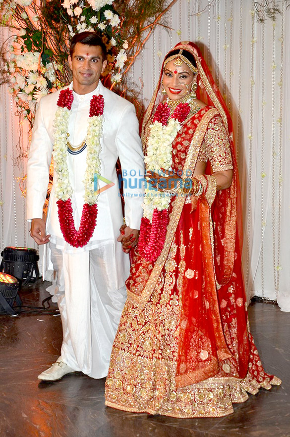 bipasha basu karan singh grover pose post their wedding in mumbai 8