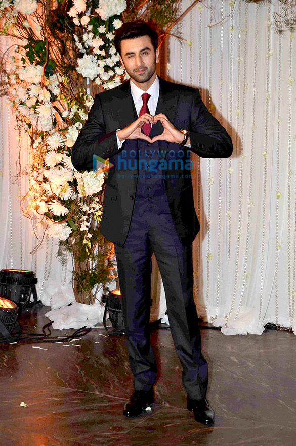 salman khan bachchans shah rukh khan sanjay dutt attend bipasha basu karan singh grovers wedding reception 19